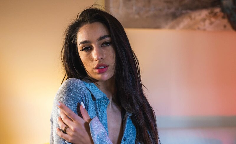 Азалия, 24 года, 2 размер груди